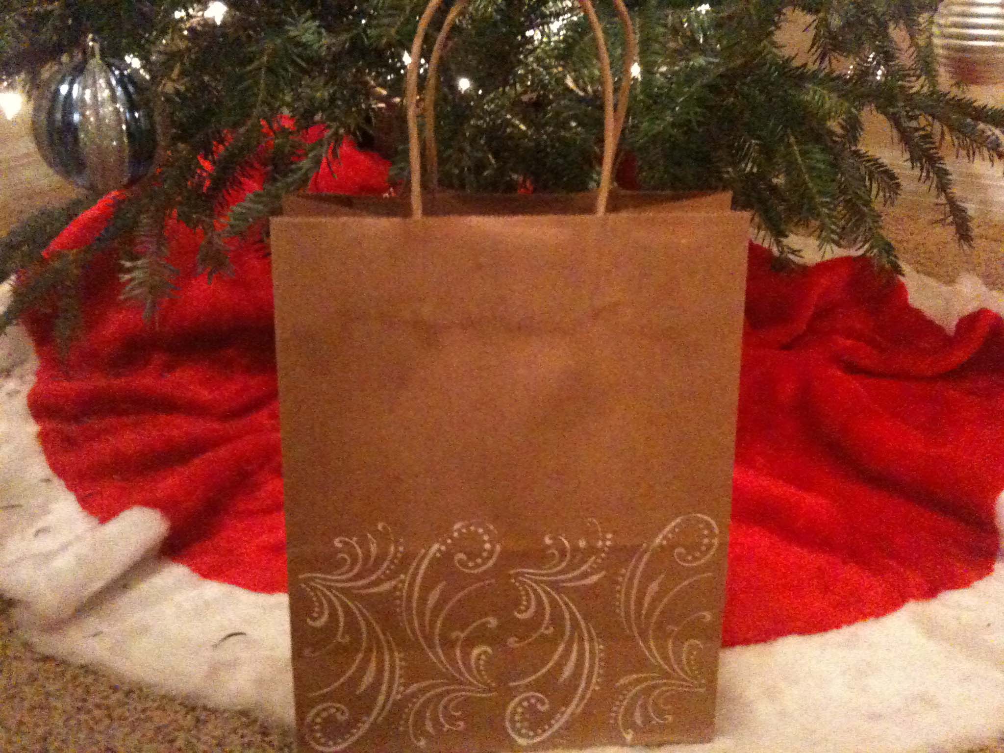 Pretty and Simple DIY Gift Bags via TheELD.com