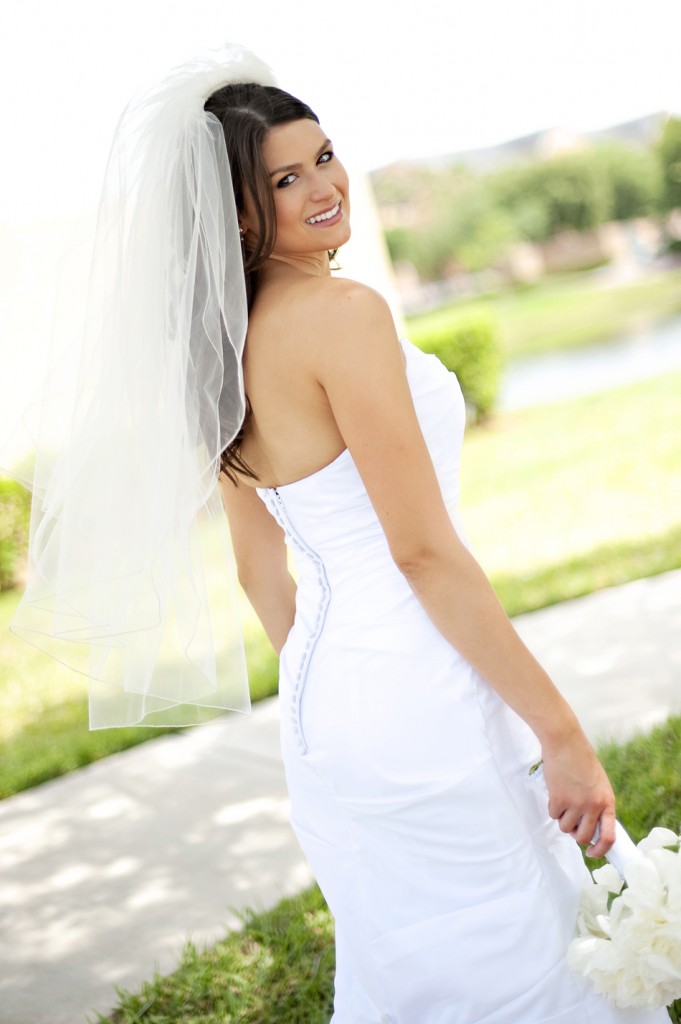 A Backyard Florida Wedding {Preceremony} via TheELD.com
