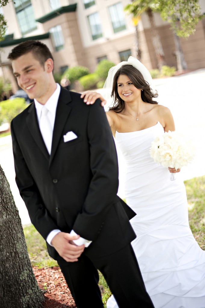 A Backyard Florida Wedding {Preceremony} via TheELD.com
