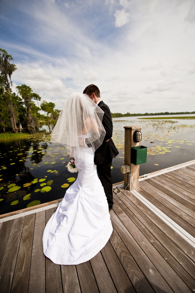 A Backyard Florida Wedding {Preceremony} via TheELD.com