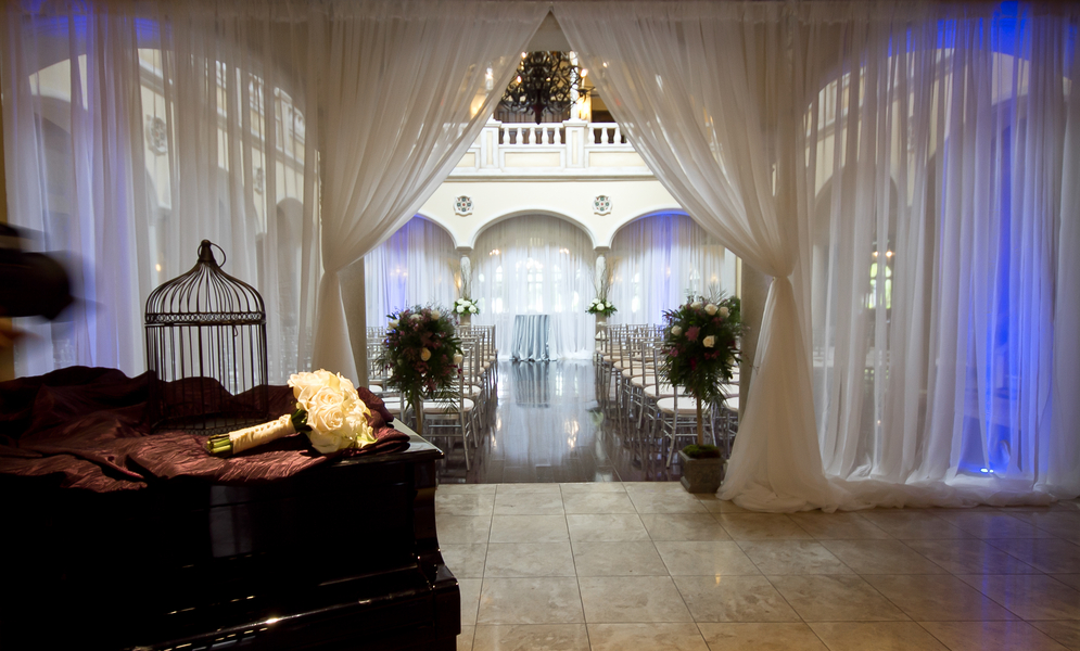 Elegant Lavender Florida Wedding via TheELD.com
