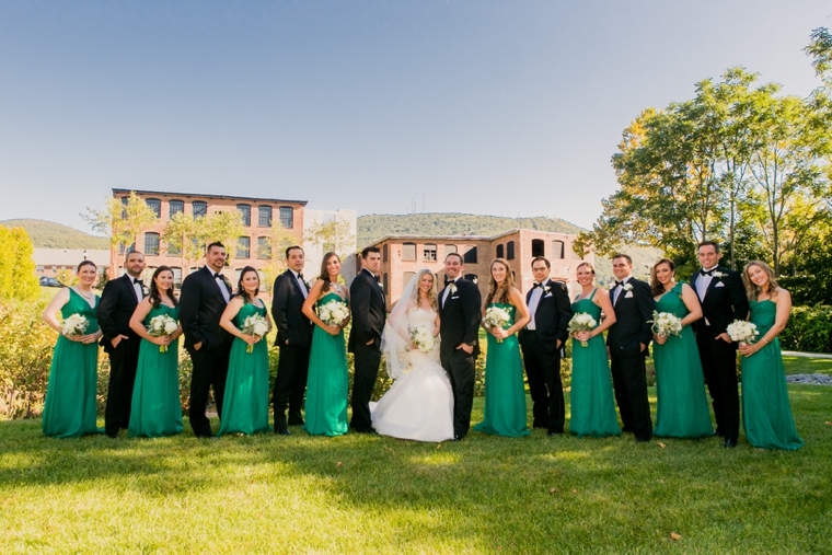 A Vintage Glam Emerald Green Wedding via TheELD.com